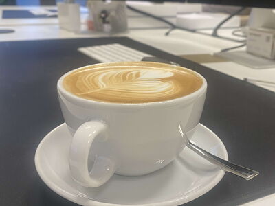 /assets/images/q/cafe-at-work-passau-k0tx608scbj73jn.jpeg